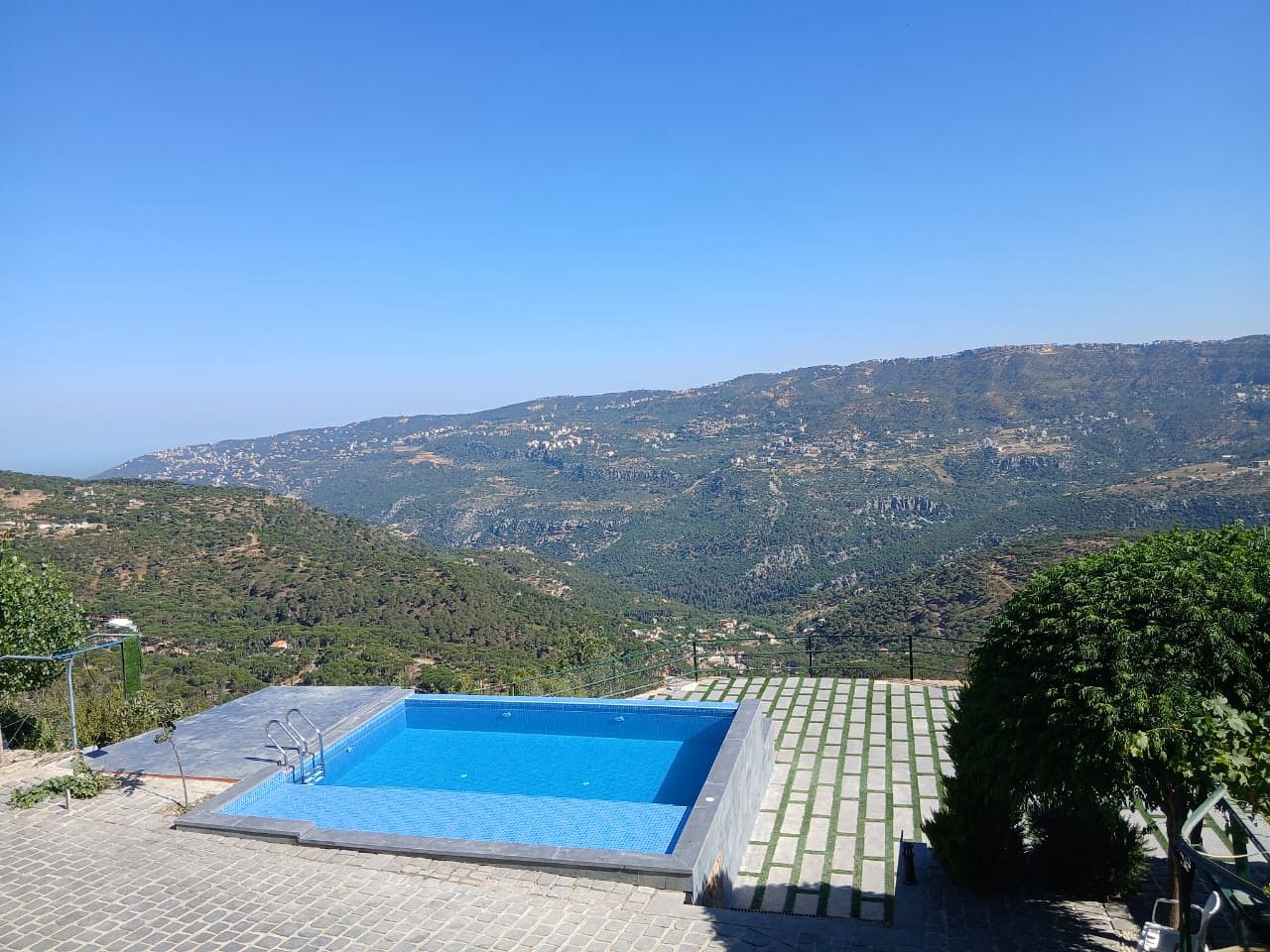 Stone House with Pool – Qornayel, Baabda