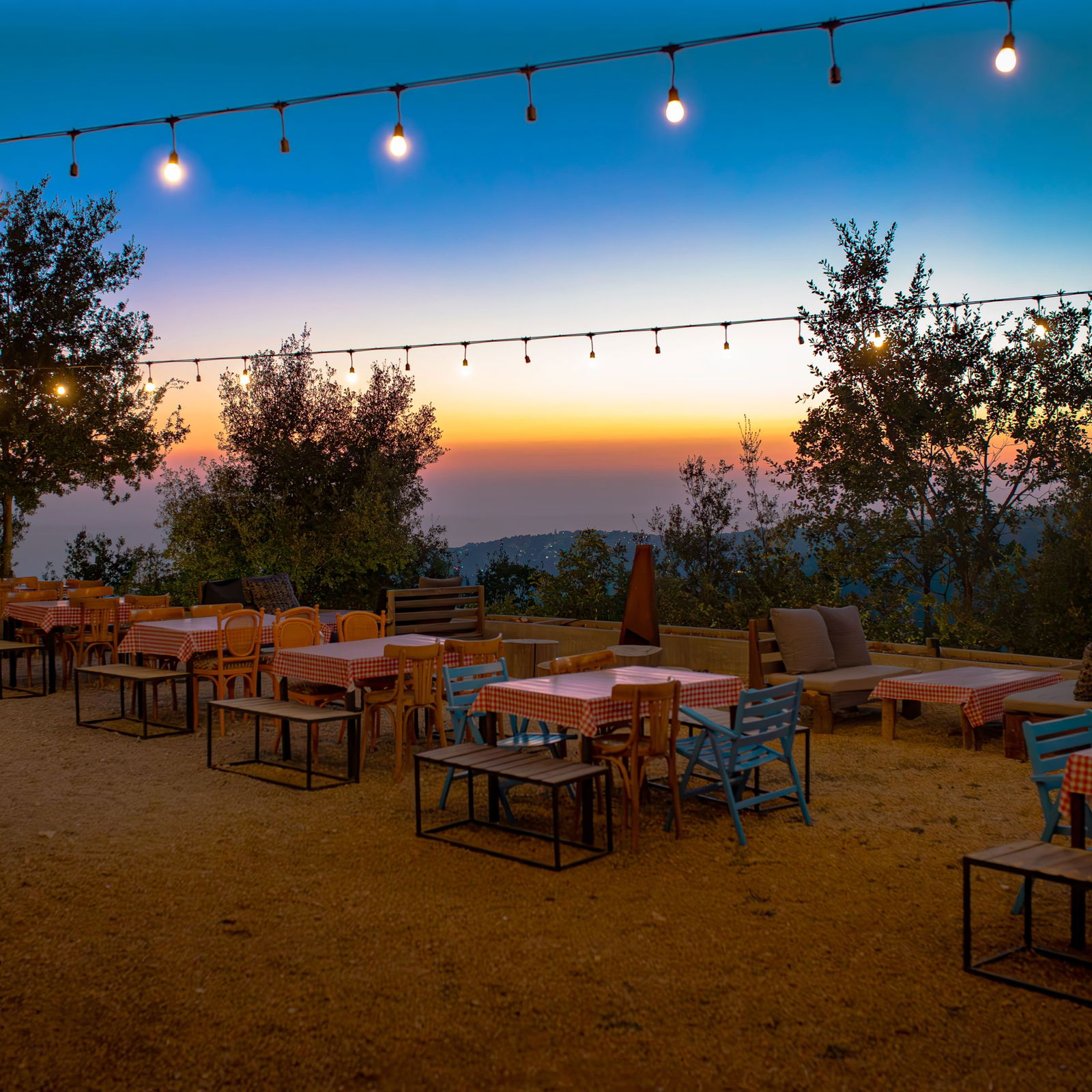 Book a Van for a Private Dinner (without sleeping) – Kfar Akab, Matn