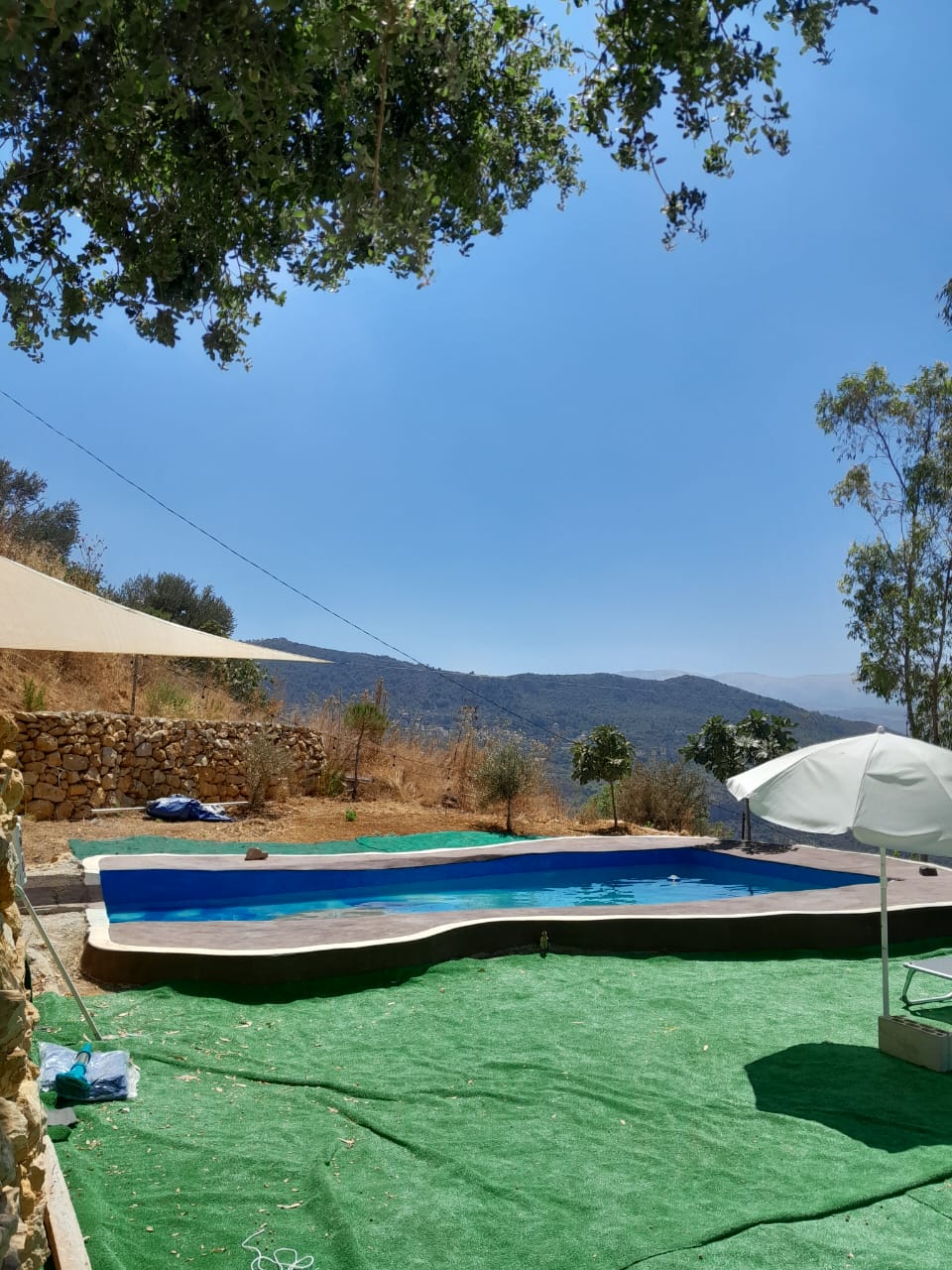 Chalet with Private Pool for 24 hours – Baisour, Aley
