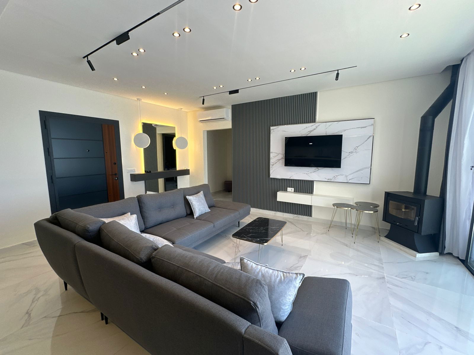 Three Bedroom Chalet – Najjarieh, Saida