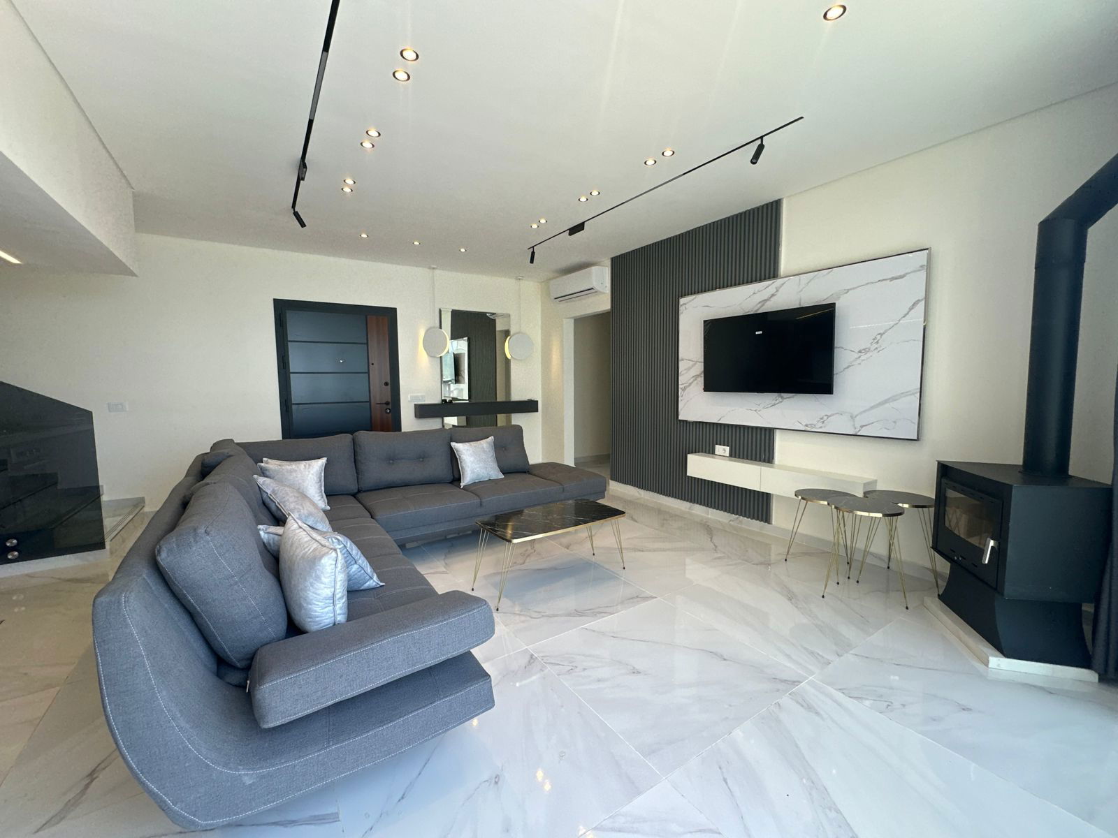 Three Bedroom Chalet – Najjarieh, Saida