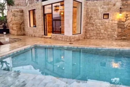 Chalet with Private Pool – Bennay, Aley