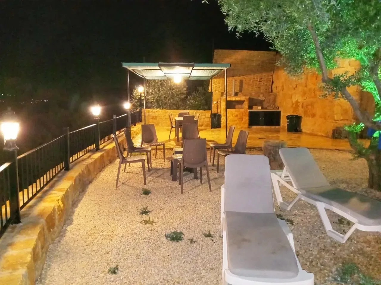 Chalet with Private Pool – Bennay, Aley