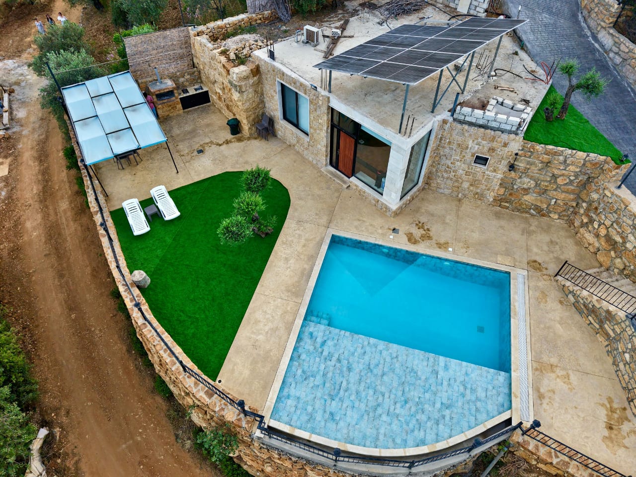 Chalet with Private Pool – Bennay, Aley