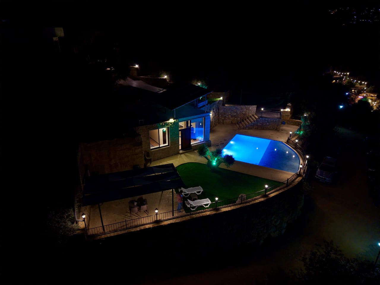 Chalet with Private Pool – Bennay, Aley