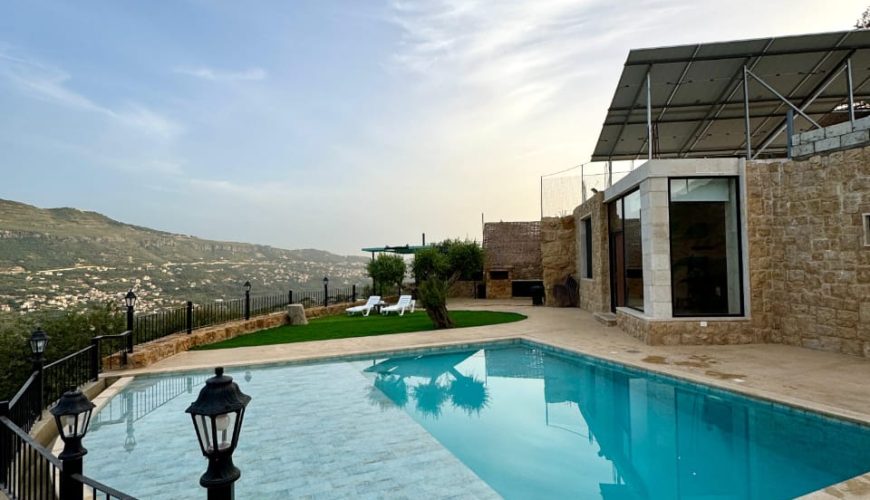 Chalet with Private Pool – Bennay, Aley