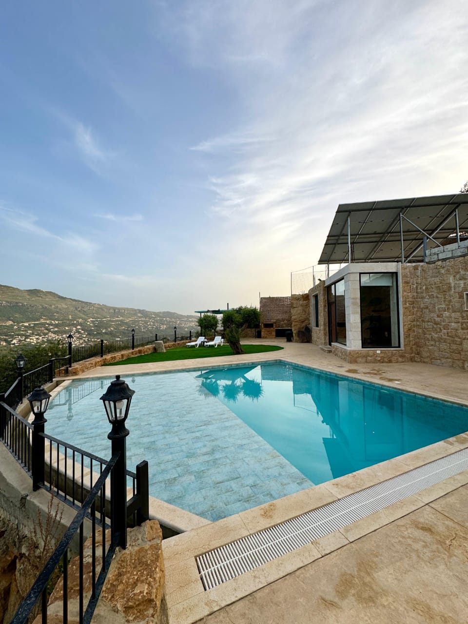 Chalet with Private Pool – Bennay, Aley
