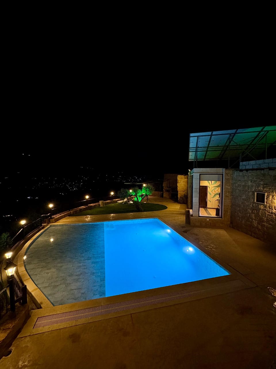 Chalet with Private Pool – Bennay, Aley