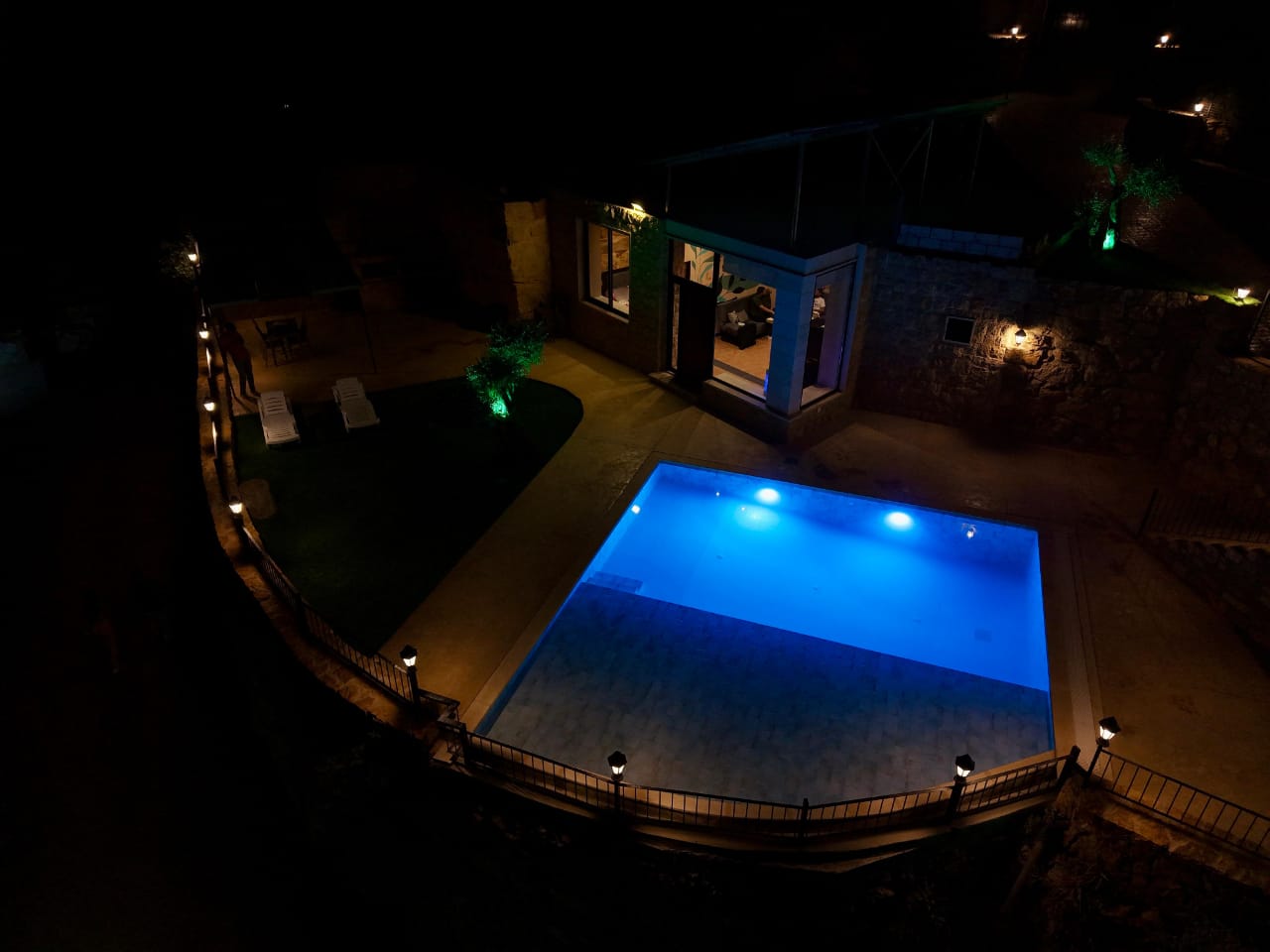 Chalet with Private Pool – Bennay, Aley