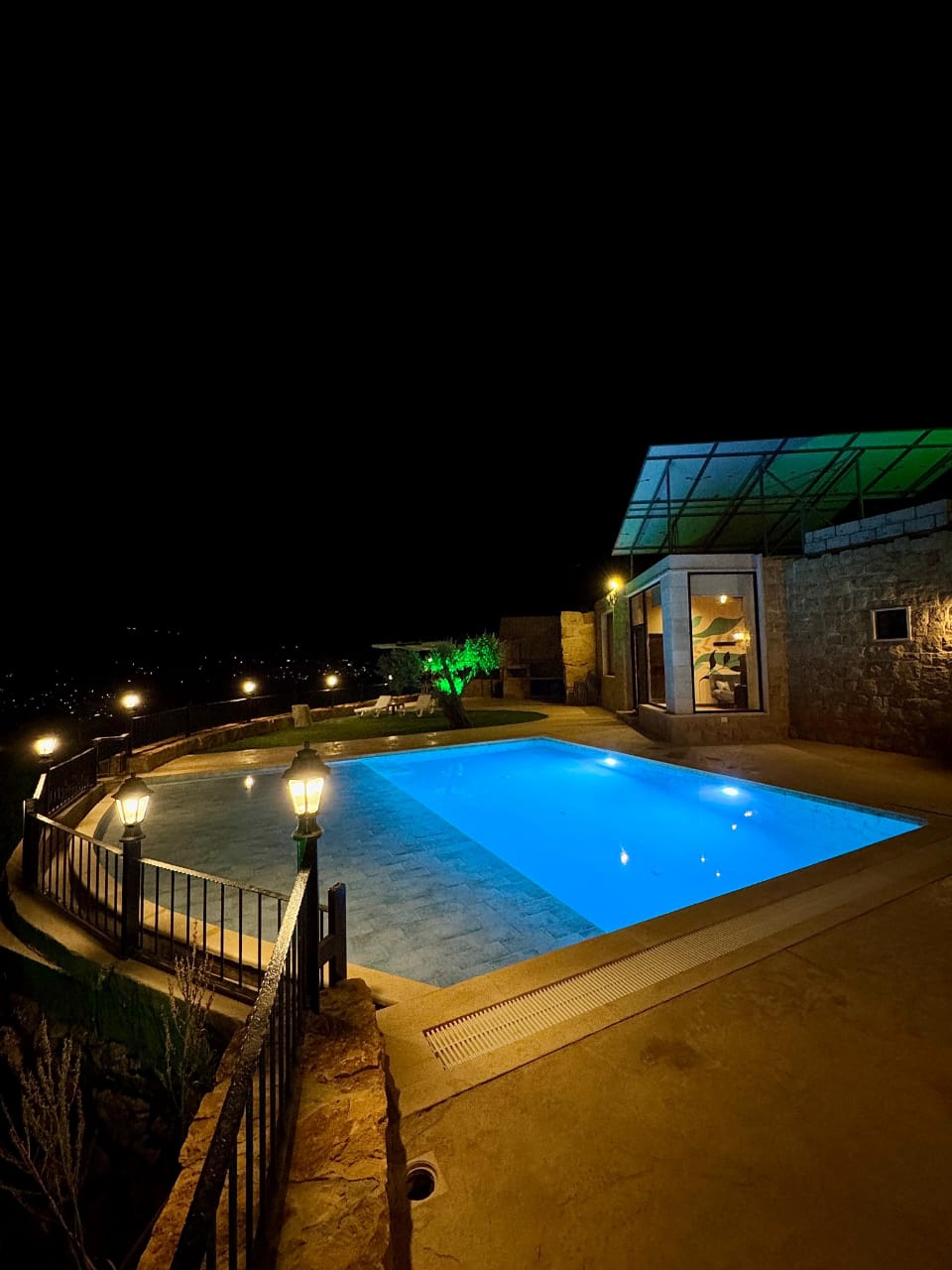 Chalet with Private Pool – Bennay, Aley