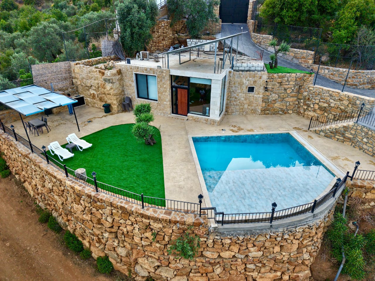Chalet with Private Pool – Bennay, Aley