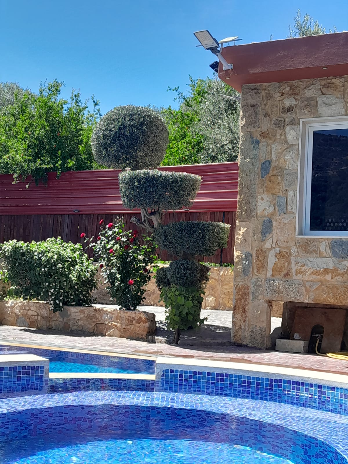 Chalet with Private Pool – Kfarmatta