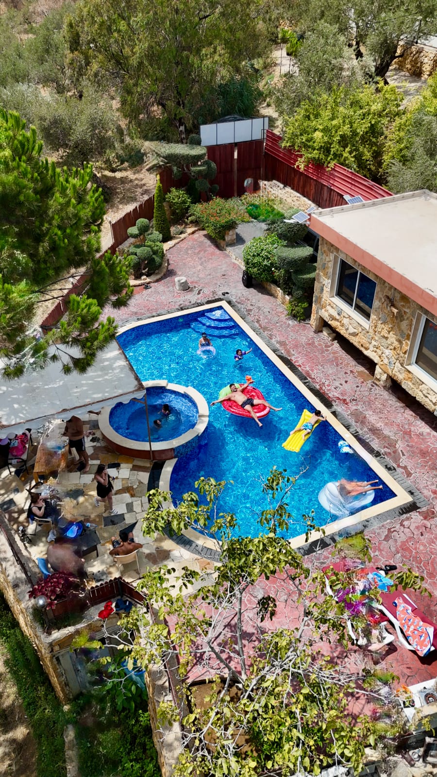 Chalet with Private Pool – Kfarmatta