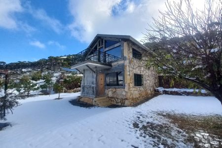 Stone House with Pool – Qornayel, Baabda