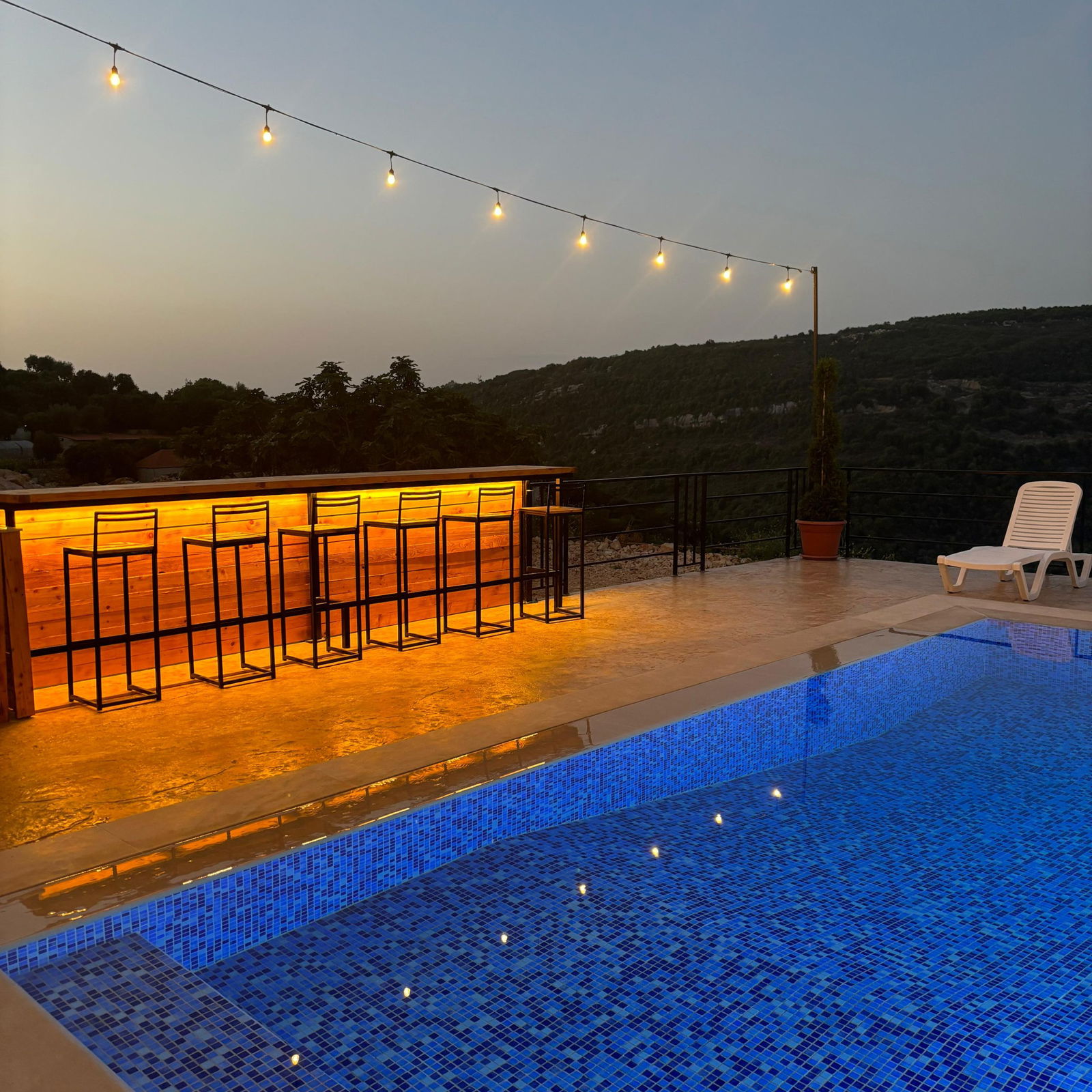 Wooden Chalet with Pool – Chabtine, Batroun