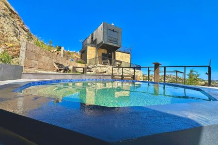 Bungalow with Pool – Qehmez, Jabal Moussa