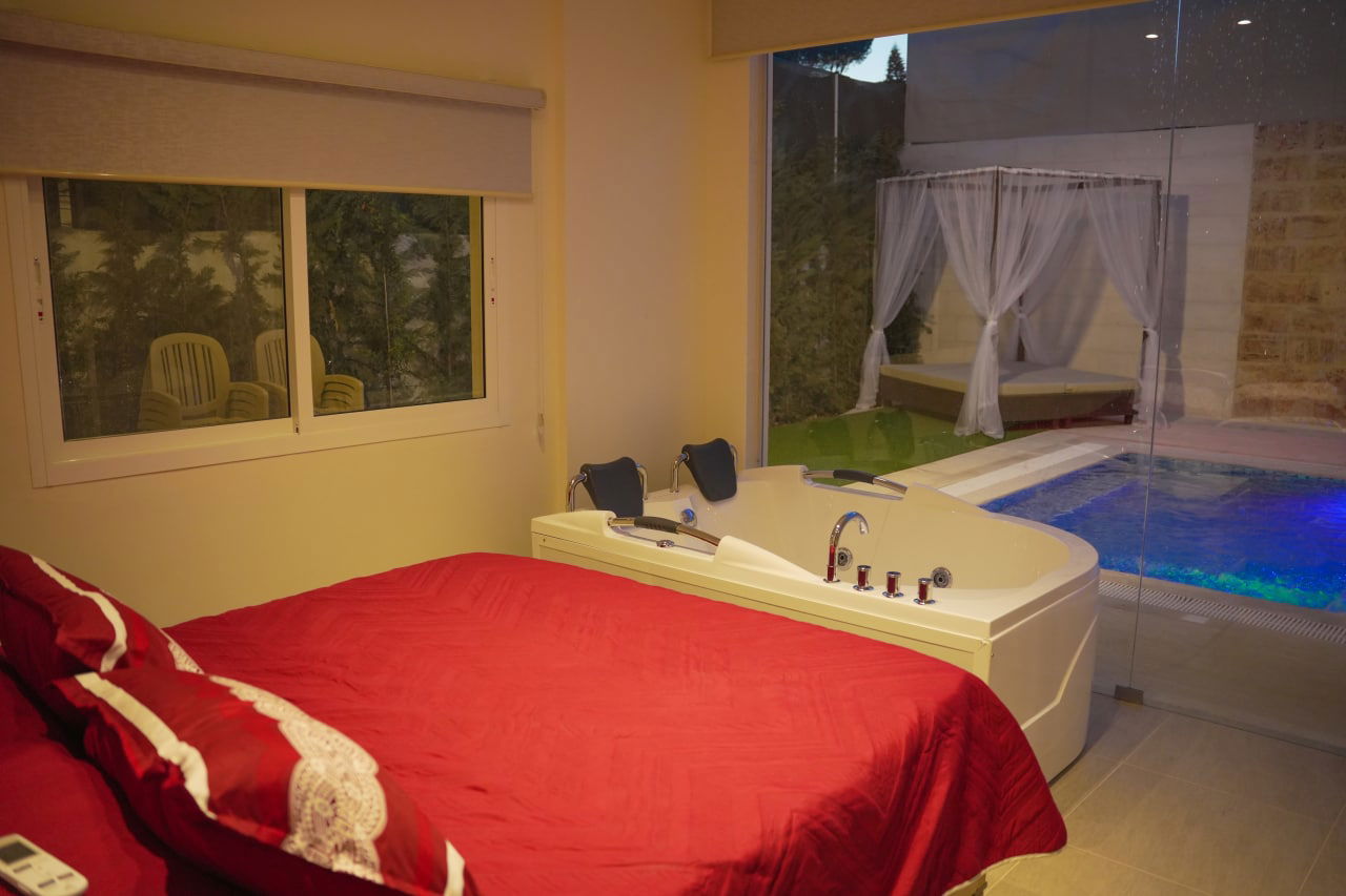 Chalet Lounar with Private Pool – Ebba, Nabatieh