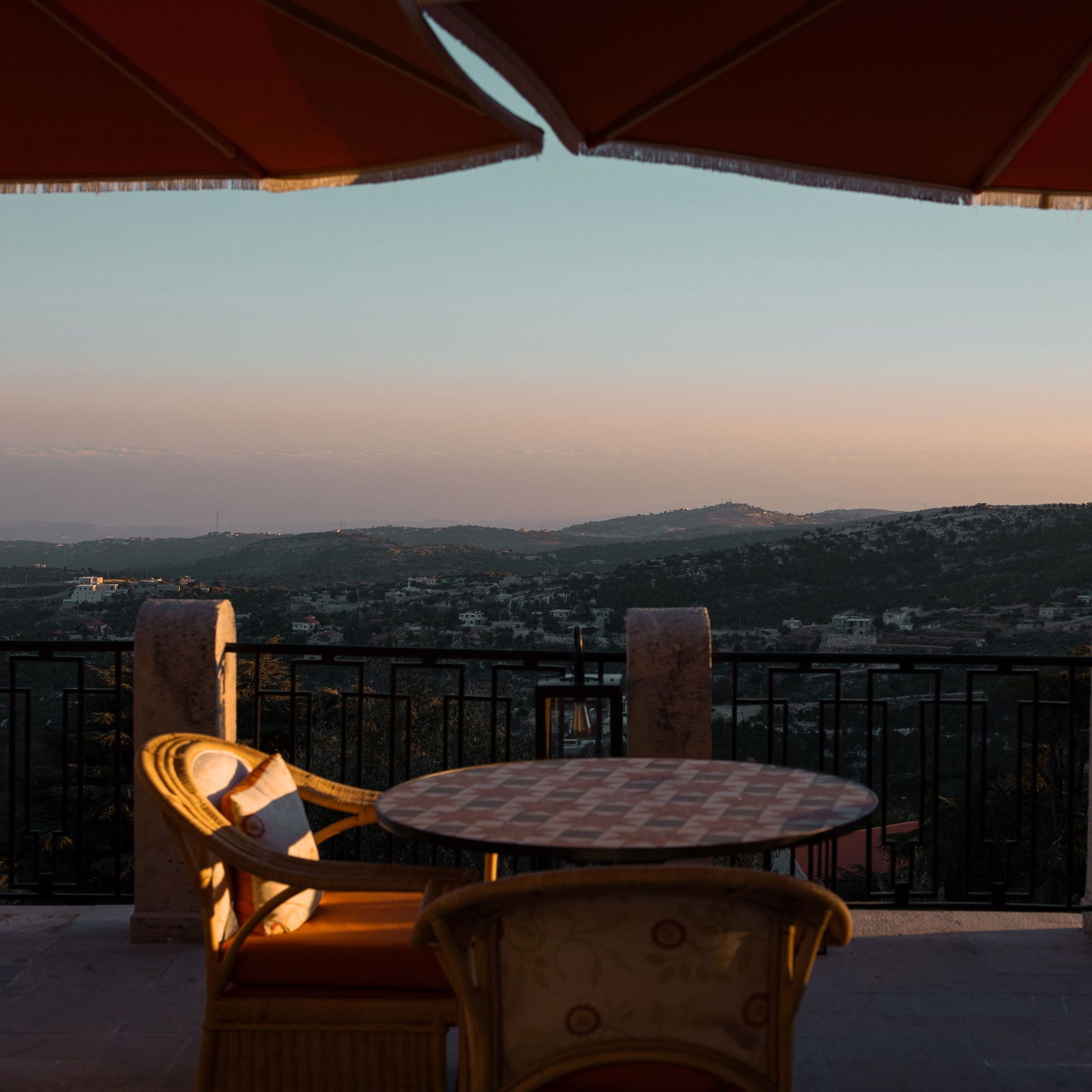 Le Duplex Room in an Authentic Guesthouse – Mechmech, Jbeil