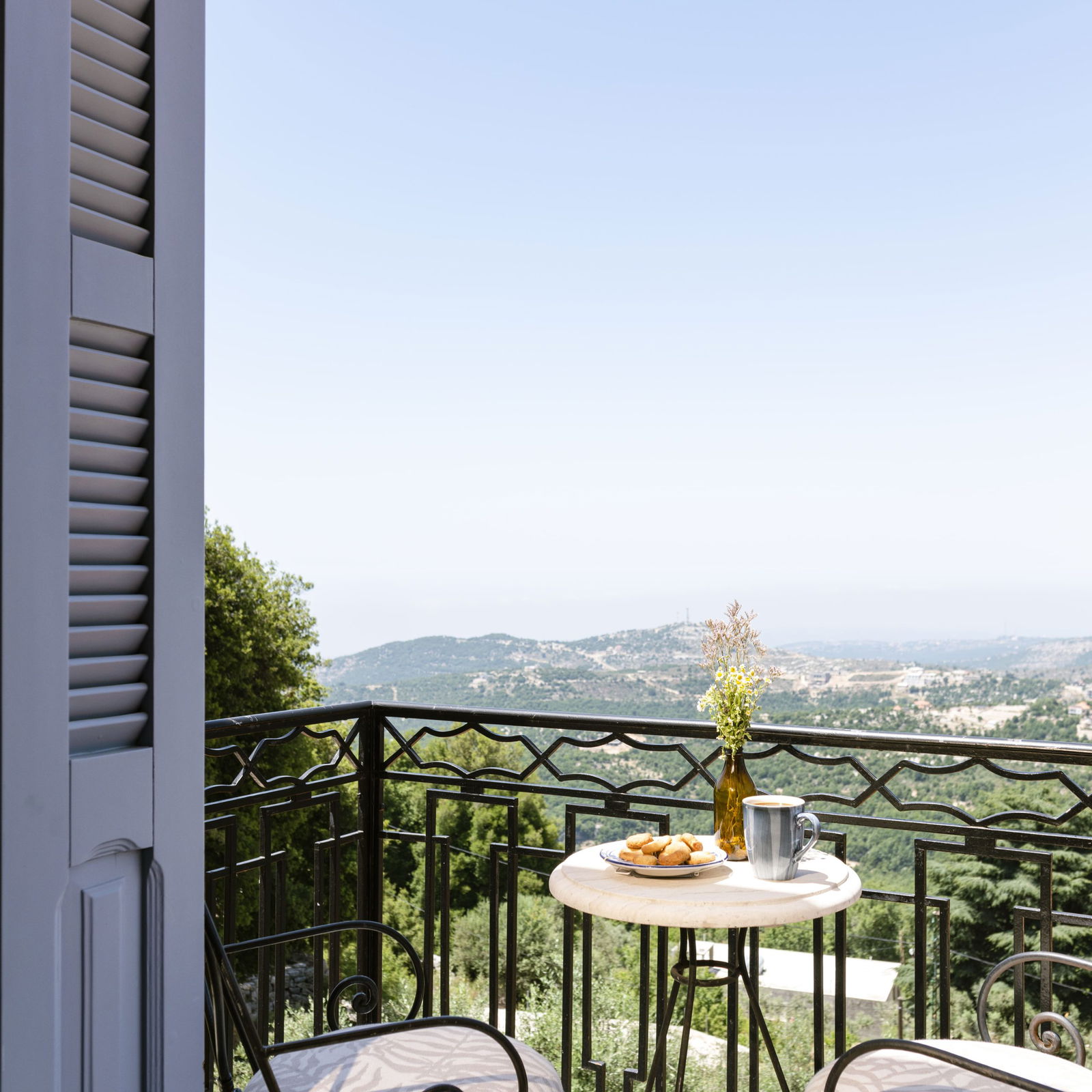 Le Duplex Room in an Authentic Guesthouse – Mechmech, Jbeil