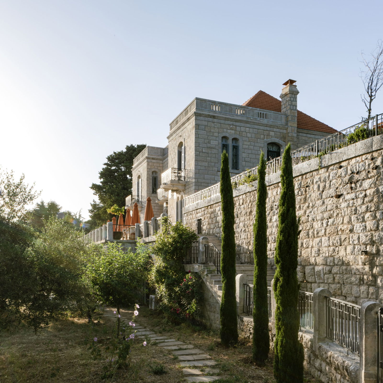 Le Duplex Room in an Authentic Guesthouse – Mechmech, Jbeil