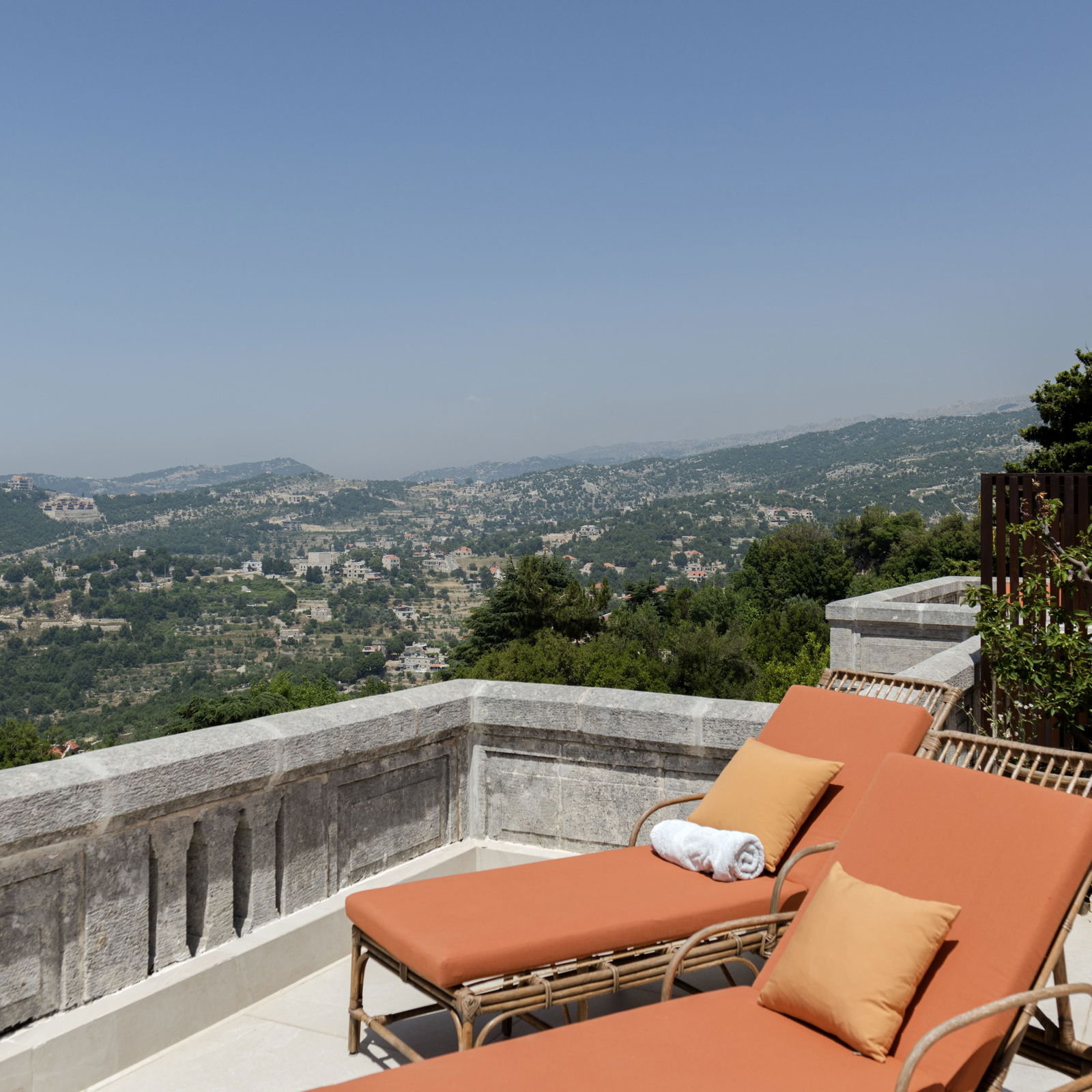 Le Duplex Room in an Authentic Guesthouse – Mechmech, Jbeil