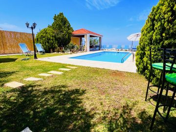 Chalet with Private Pool – Bejjeh, Jbeil