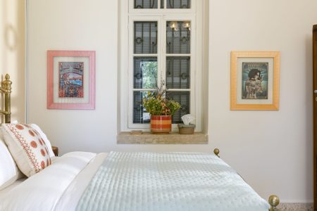 Boheme Room in an Authentic Guesthouse – Mechmech, Jbeil