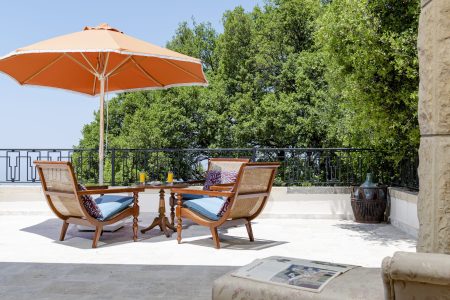 Le Pavillon Room in an Authentic Guesthouse – Mechmech, Jbeil