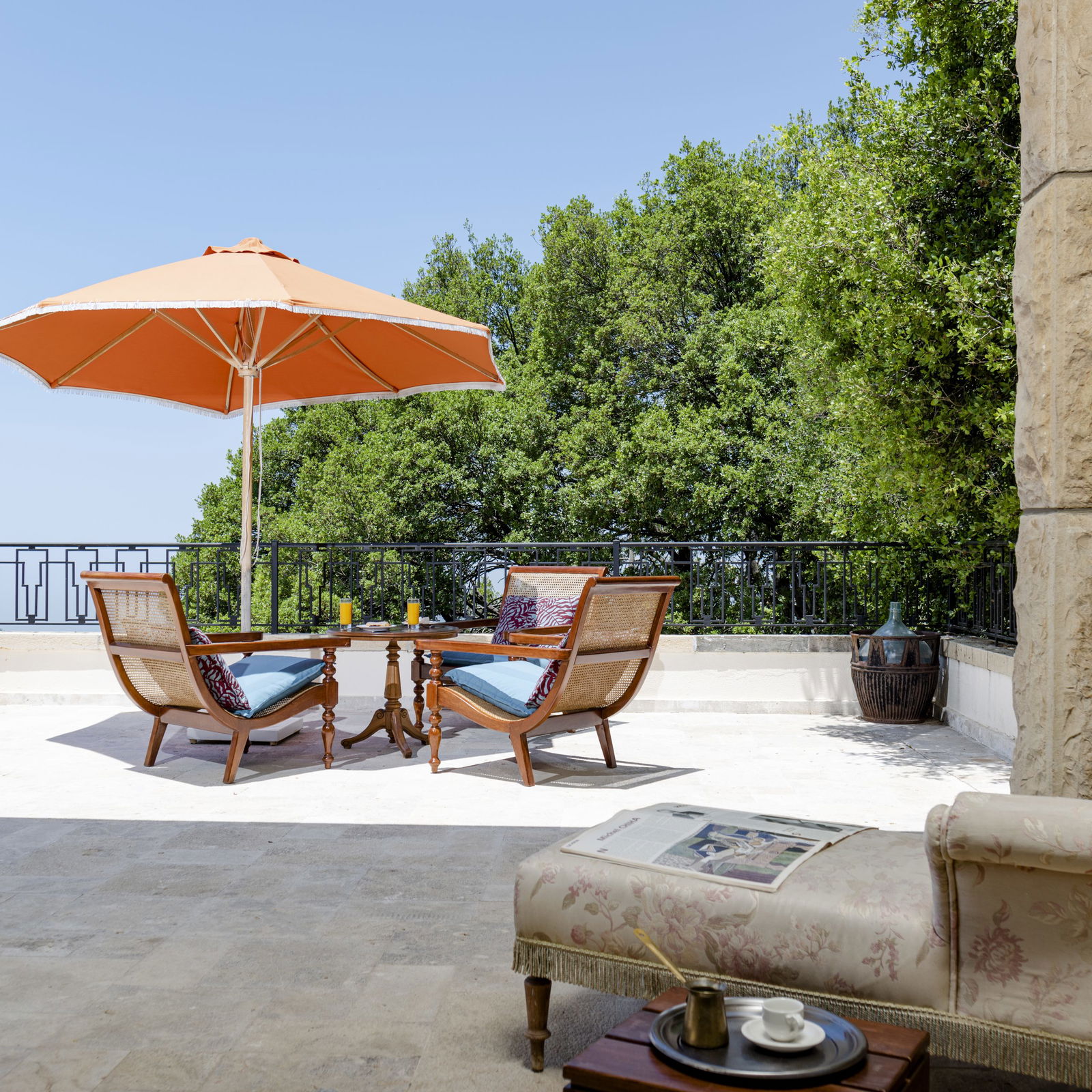 Le Pavillon Room in an Authentic Guesthouse – Mechmech, Jbeil
