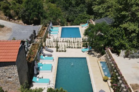 Chalet One with Private Pool – Jeser el Qadi, Chouf