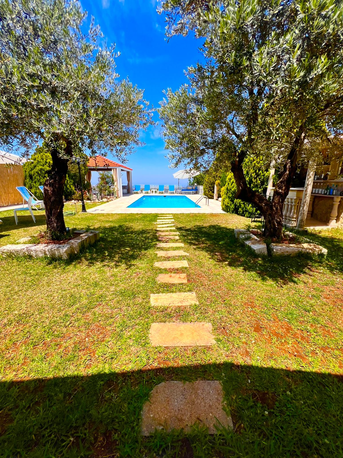 Chalet with Private Pool – Bejjeh, Jbeil