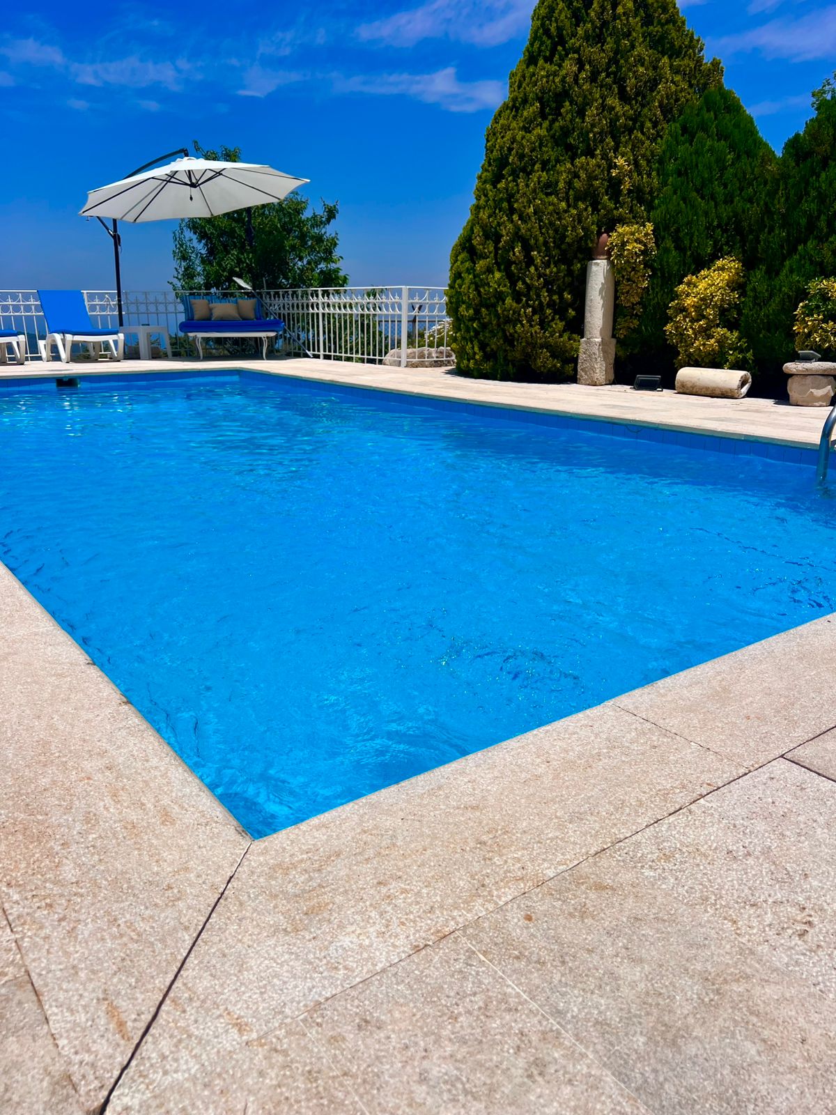 Chalet with Private Pool – Bejjeh, Jbeil