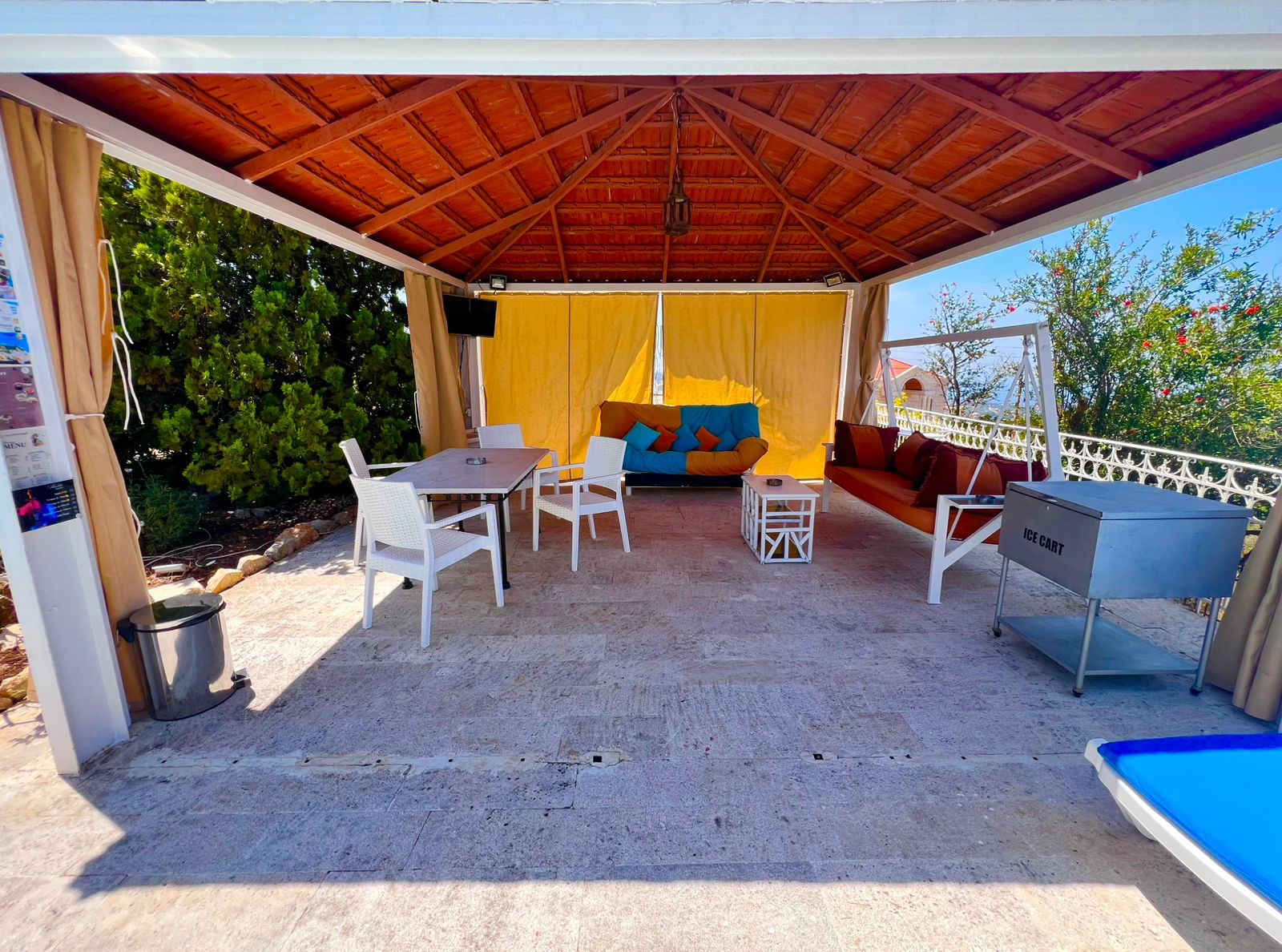 Chalet with Private Pool – Bejjeh, Jbeil