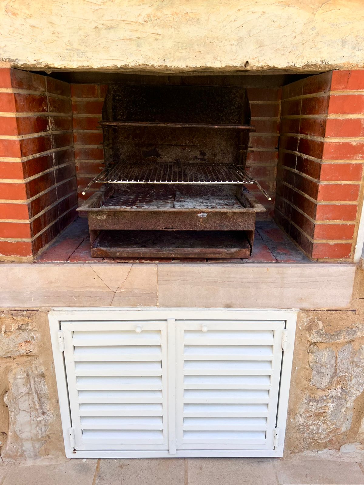 Chalet with Private Pool – Bejjeh, Jbeil