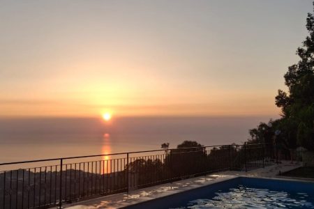 Studio with Private Pool – Ghedres, Keserwan