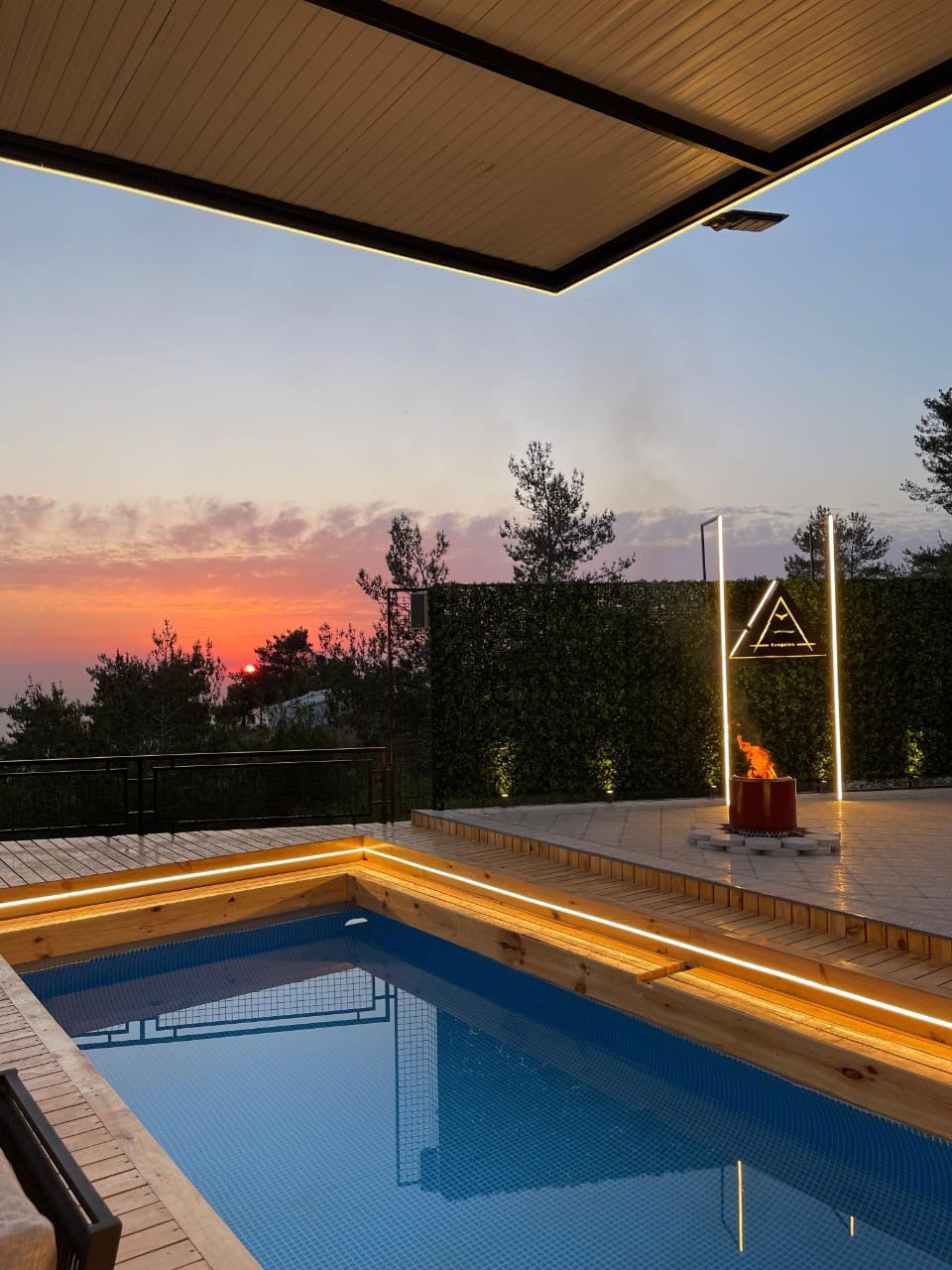 A-Shaped Bungalows with Pool – Daraya, Chouf