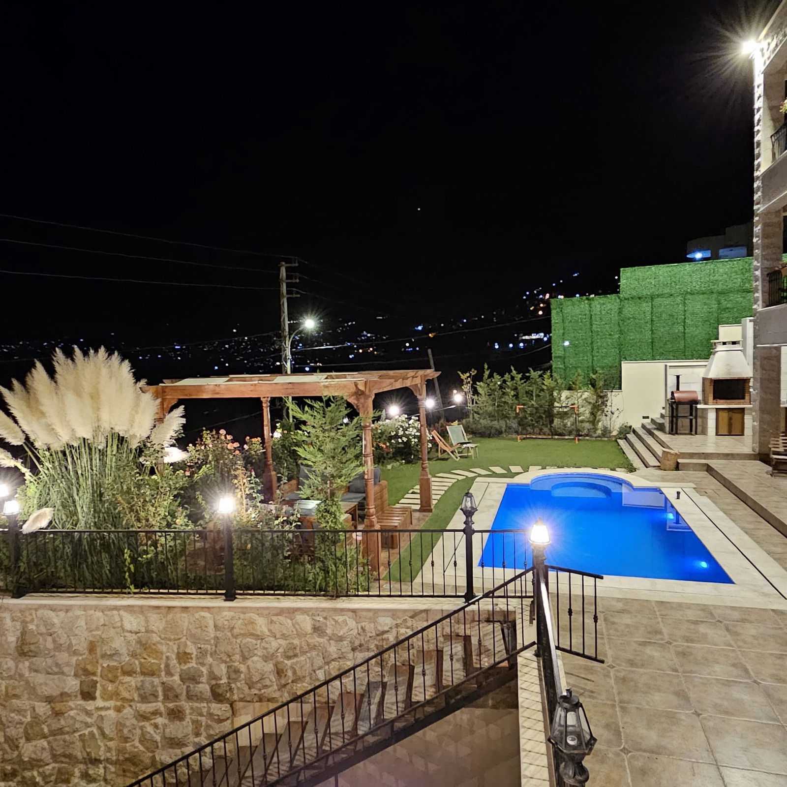 Triplex Guesthouse (2 till 8 people) – Ras el Haref, Bhamdoun
