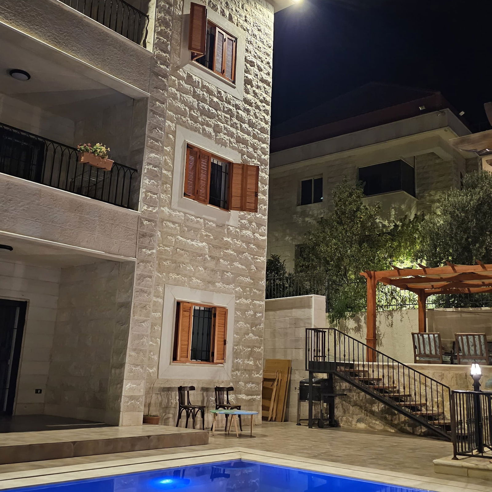 Triplex Guesthouse (2 till 8 people) – Ras el Haref, Bhamdoun
