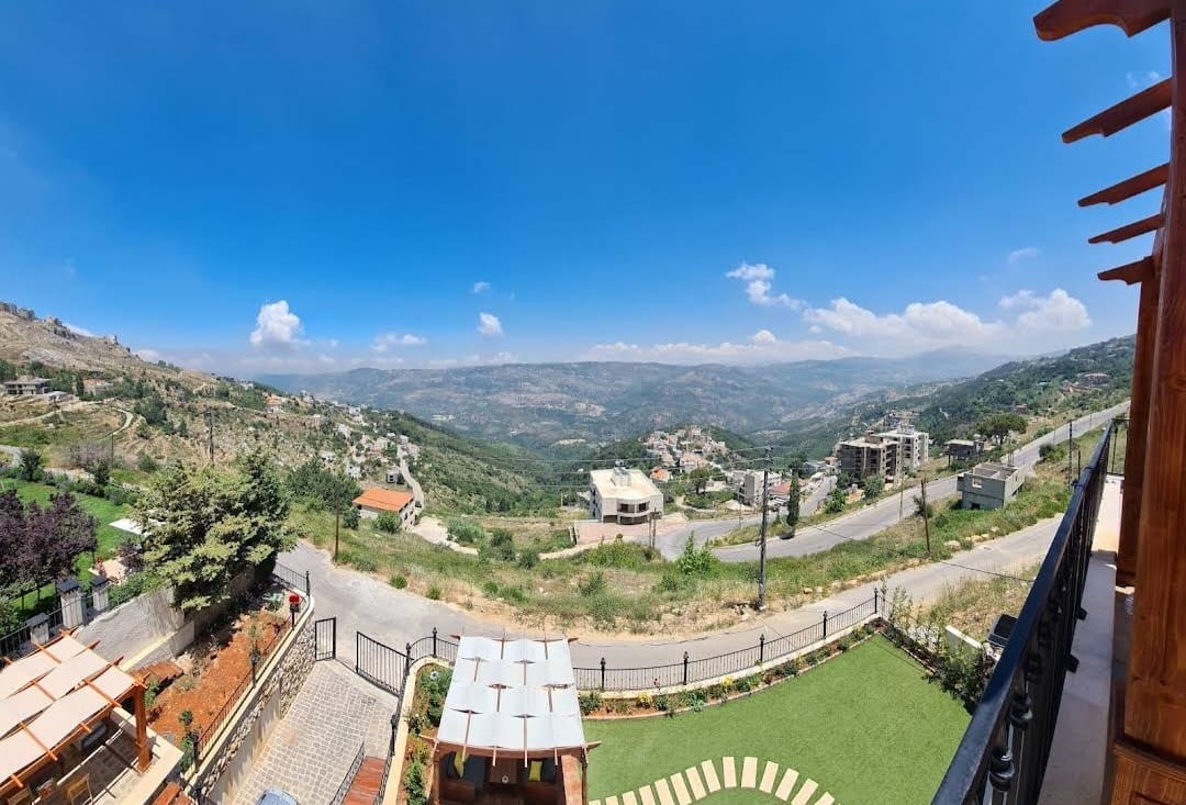 Triplex Guesthouse (2 till 8 people) – Ras el Haref, Bhamdoun