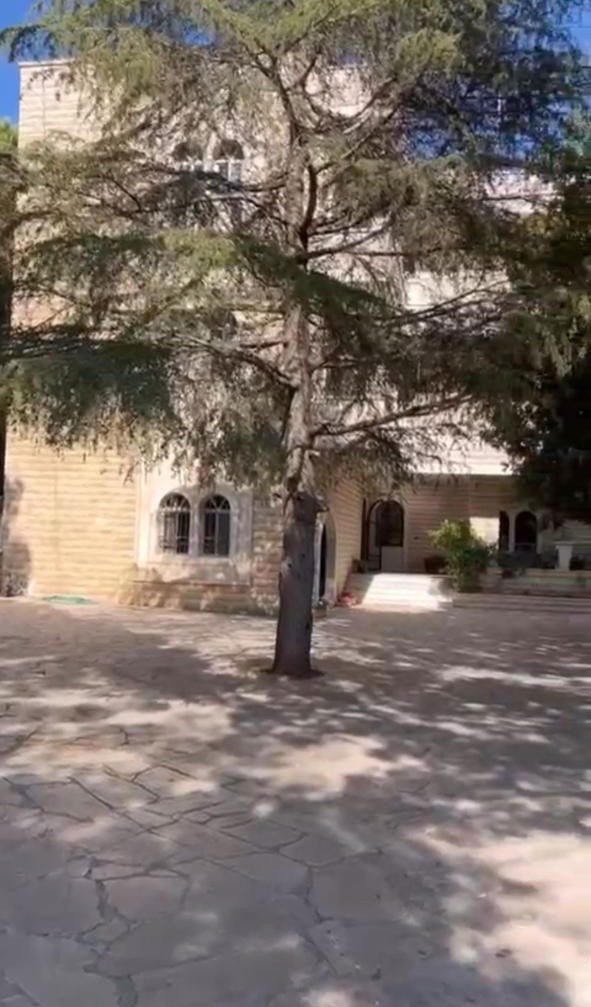 Floor One in a Guesthouse – Baakline, Chouf