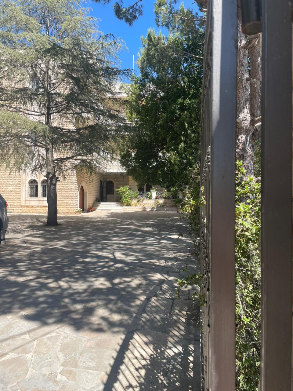 Floor One in a Guesthouse – Baakline, Chouf