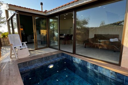 Emerald Chalet with Private Pool – Ghedras, Jbeil