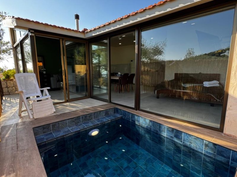 Emerald Chalet with Private Pool – Ghedras, Jbeil