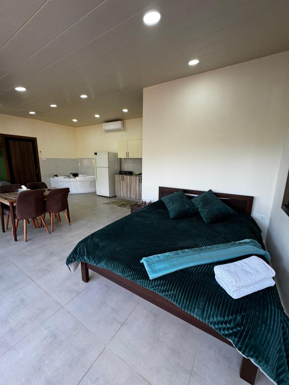Emerald Chalet with Private Pool – Ghedras, Jbeil