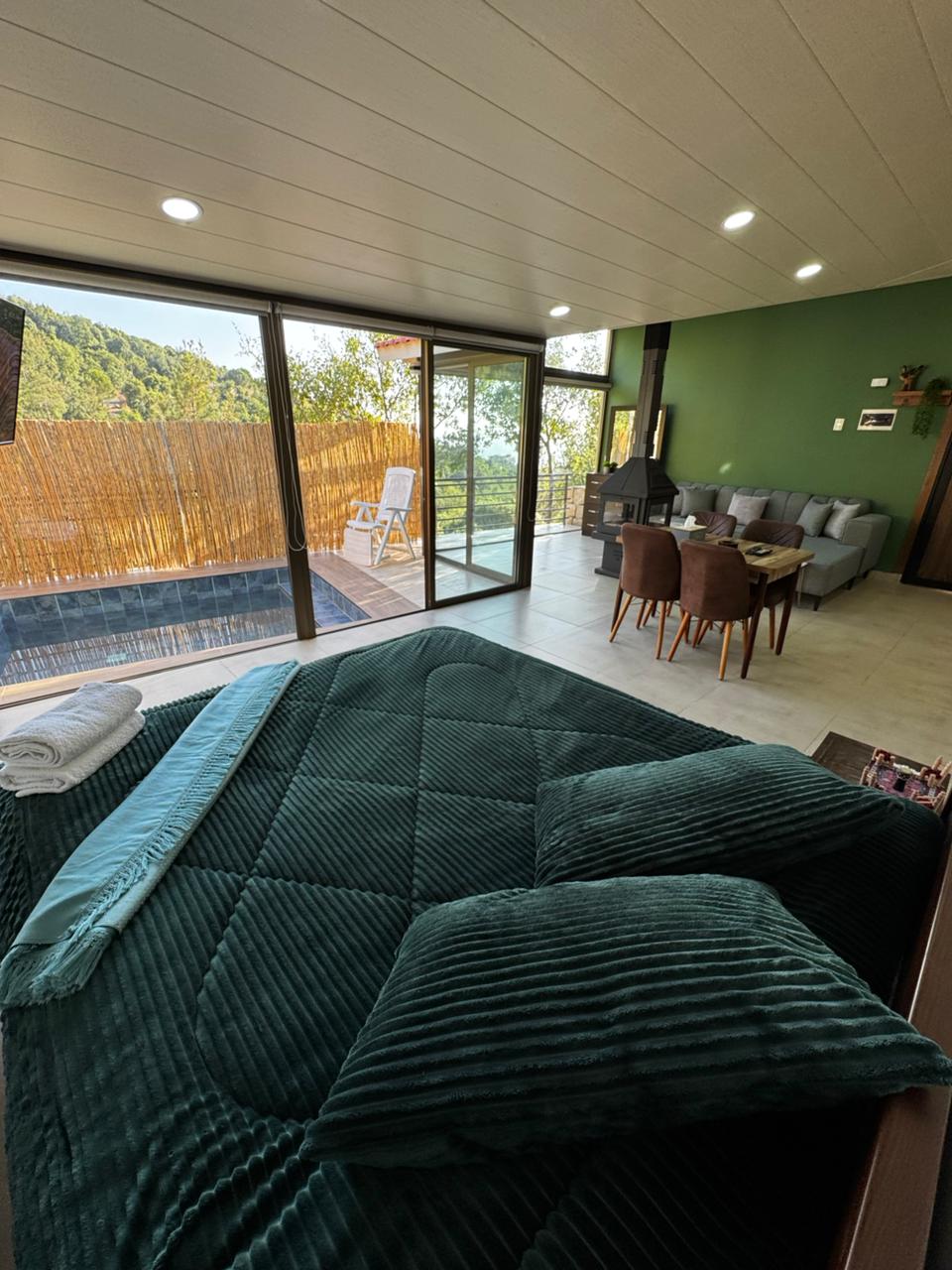 Emerald Chalet with Private Pool – Ghedras, Jbeil