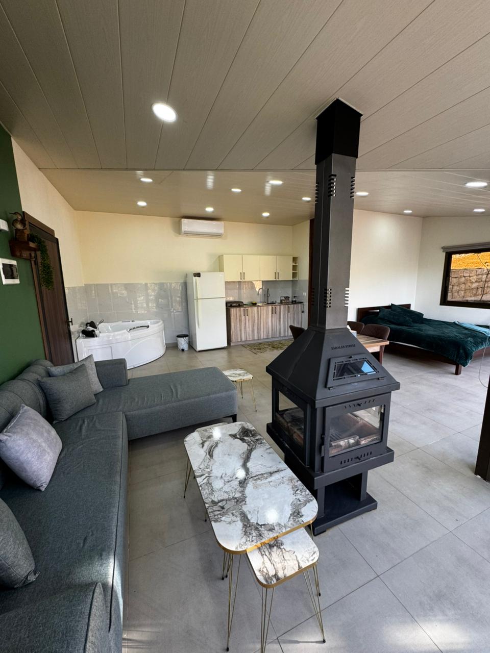 Emerald Chalet with Private Pool – Ghedras, Jbeil