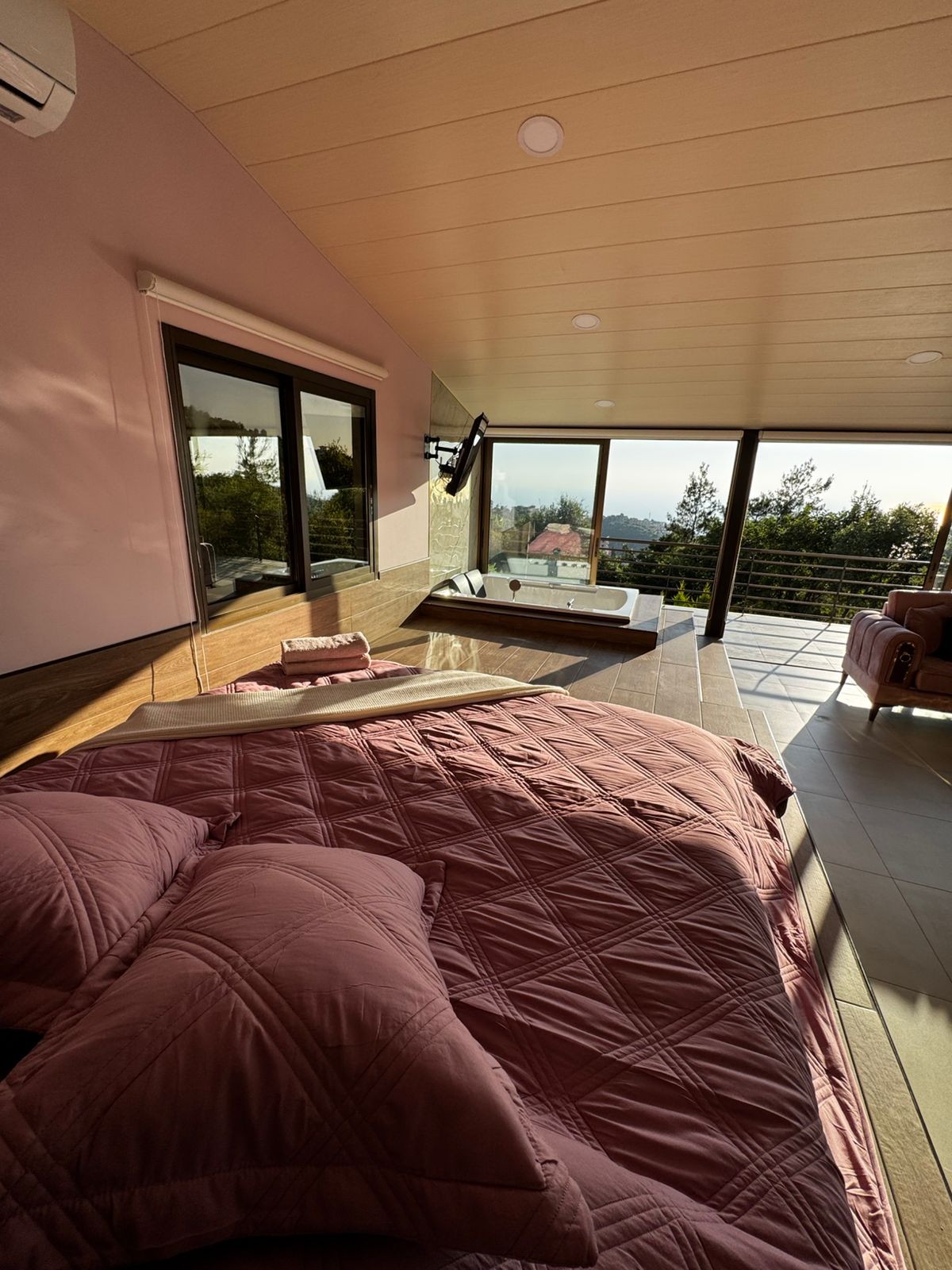 Lavender House (2 chalets) with Private Pool – Ghedras, Jbeil