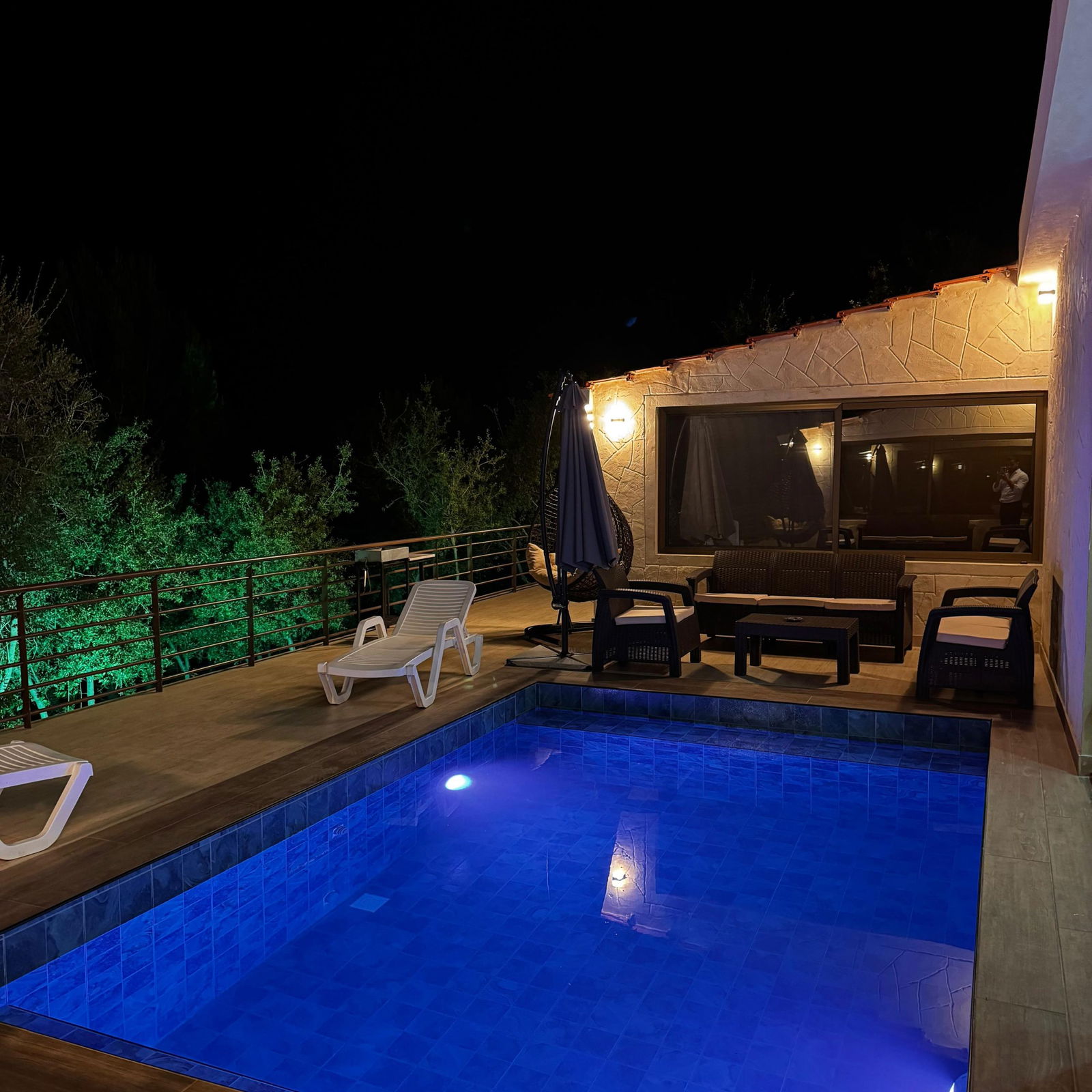 Chalets with Pools – Ghedras, Jbeil