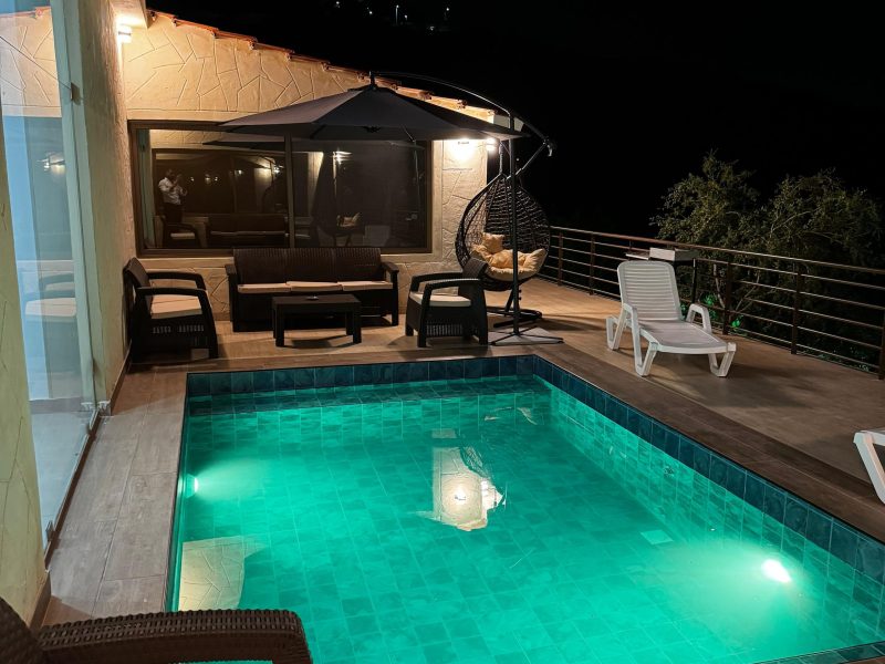 Lavender House (2 chalets) with Private Pool – Ghedras, Jbeil