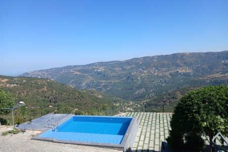 Stone House with Pool – Qornayel, Baabda